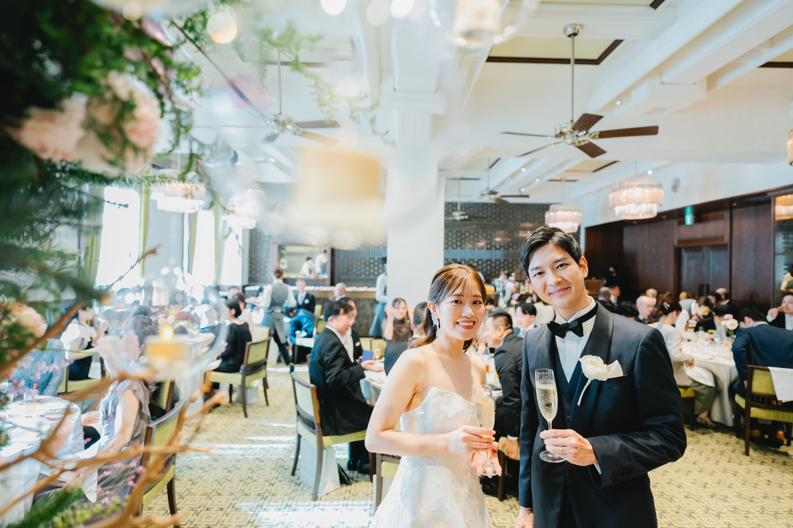 ヘアスタイルはダウンスタイルにチェンジにリラックス感あふれるスタイルへ