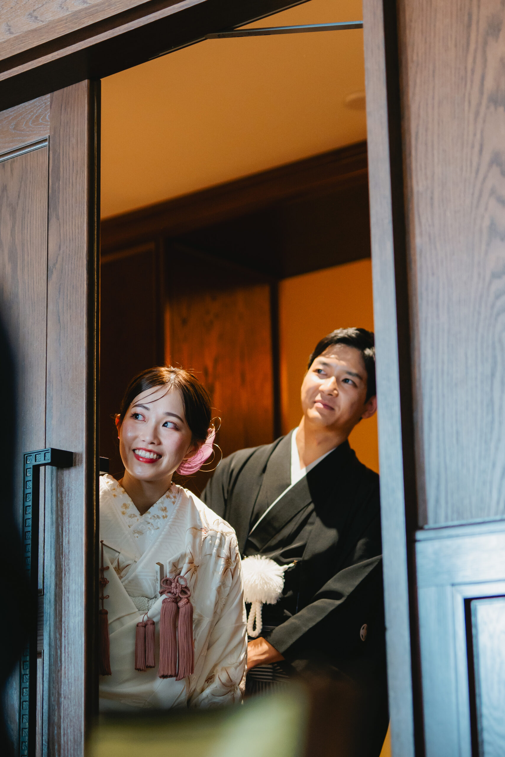 ゲスト様の反応を楽しみにされているお二人の表情が幸福感に満ち溢れています