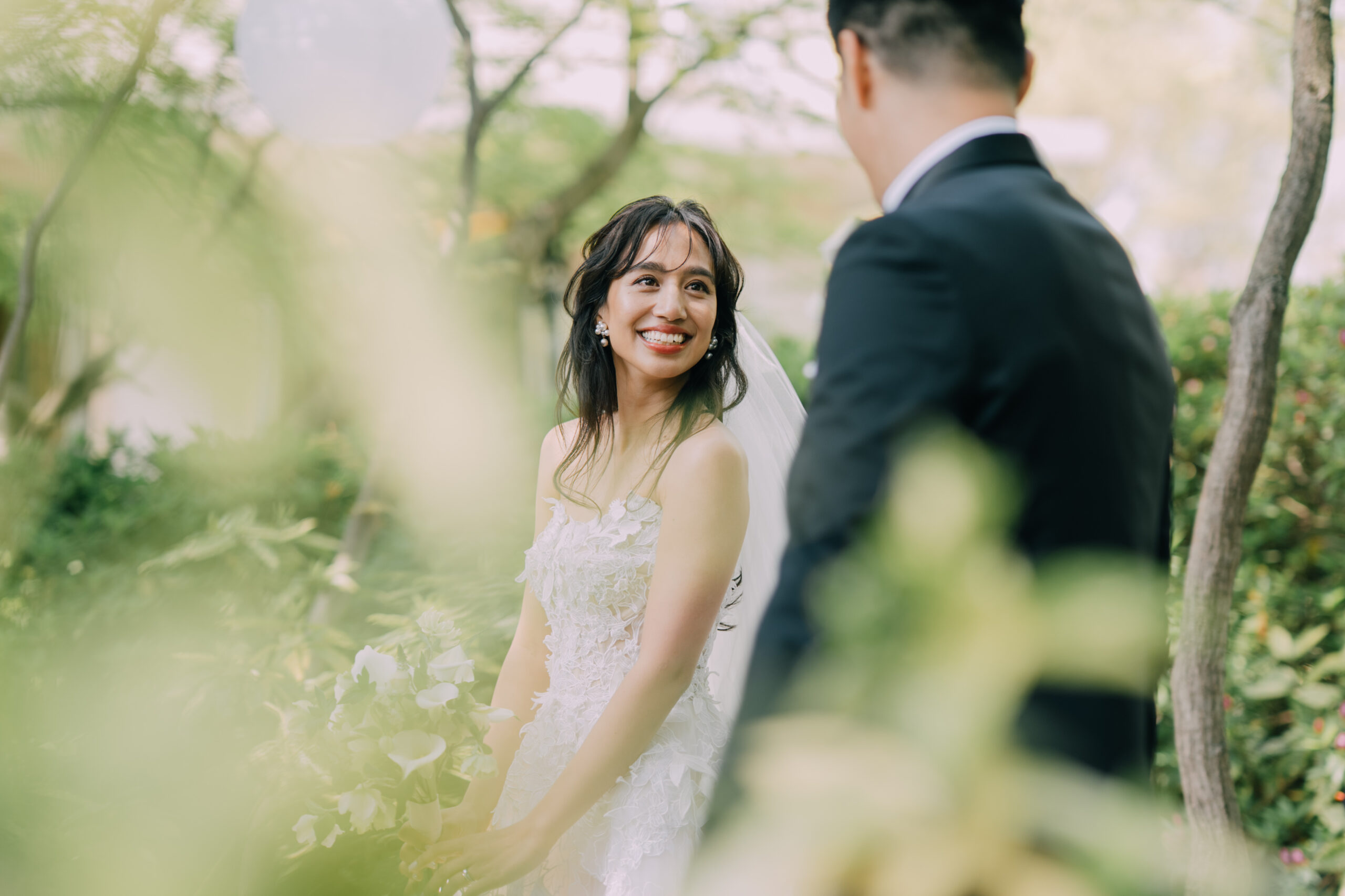 ガーデンオリエンタル大阪のガーデンでご新郎ご新婦様だけで行うファ―ストミートは結婚式をスタートする特別な瞬間となりました