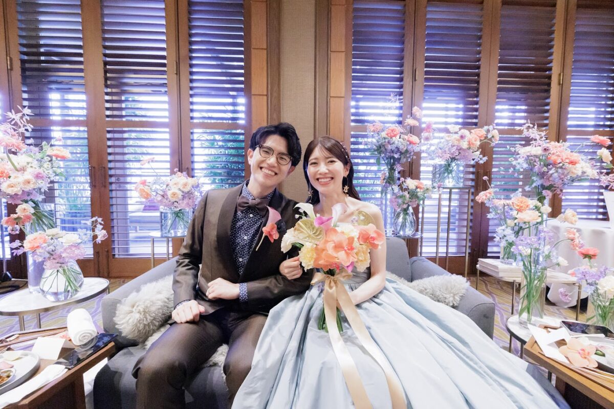 トリートオリジナルのアイスブルーのカラードレスはサマーパーティーにぴったり