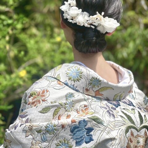 THE TREAT DRESSINGがお届けする淡い色味が柔らかく上品な印象の色打掛