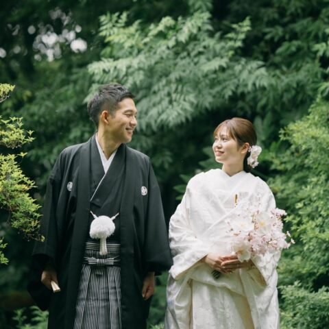 トリートドレッシングの提携会場、ザソウドウ東山京都にて和装前撮りをされたお二人のご様子です。