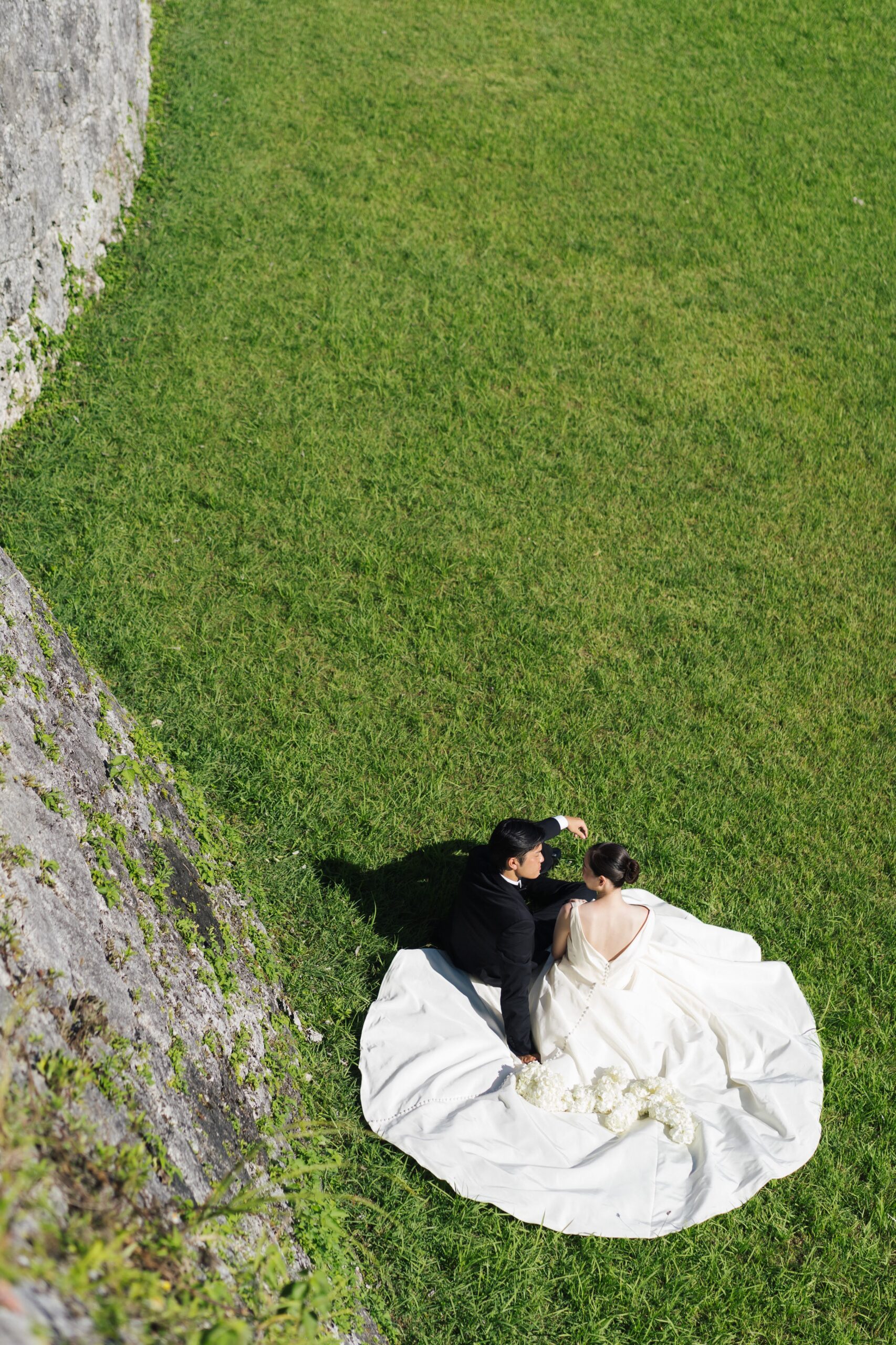 沖縄の大自然の空間で纏う本物のウェディングドレス