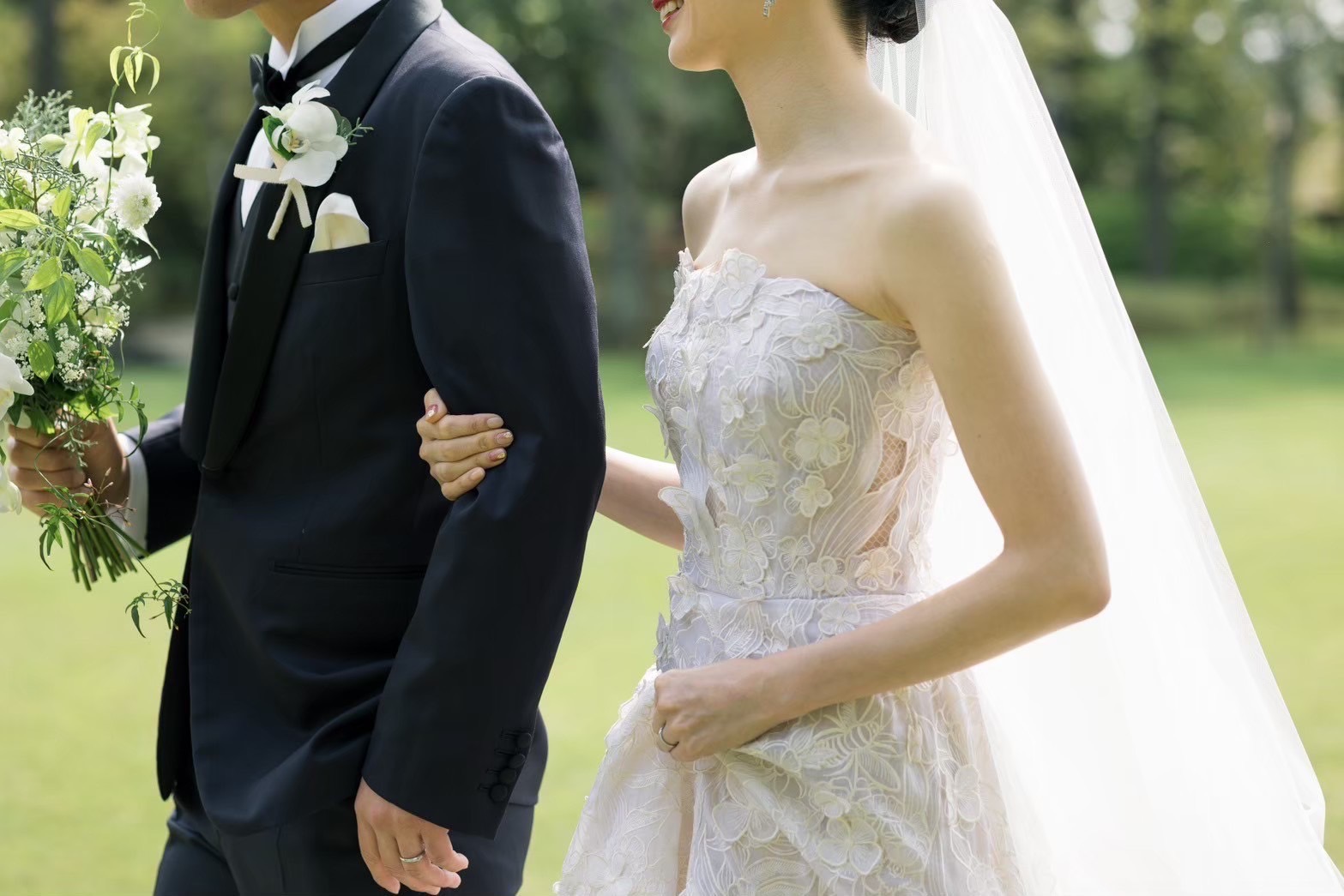 オスカーデラレンタの上質で品のあるウェディングドレスを人生最良の特別な日にお召しただきたい