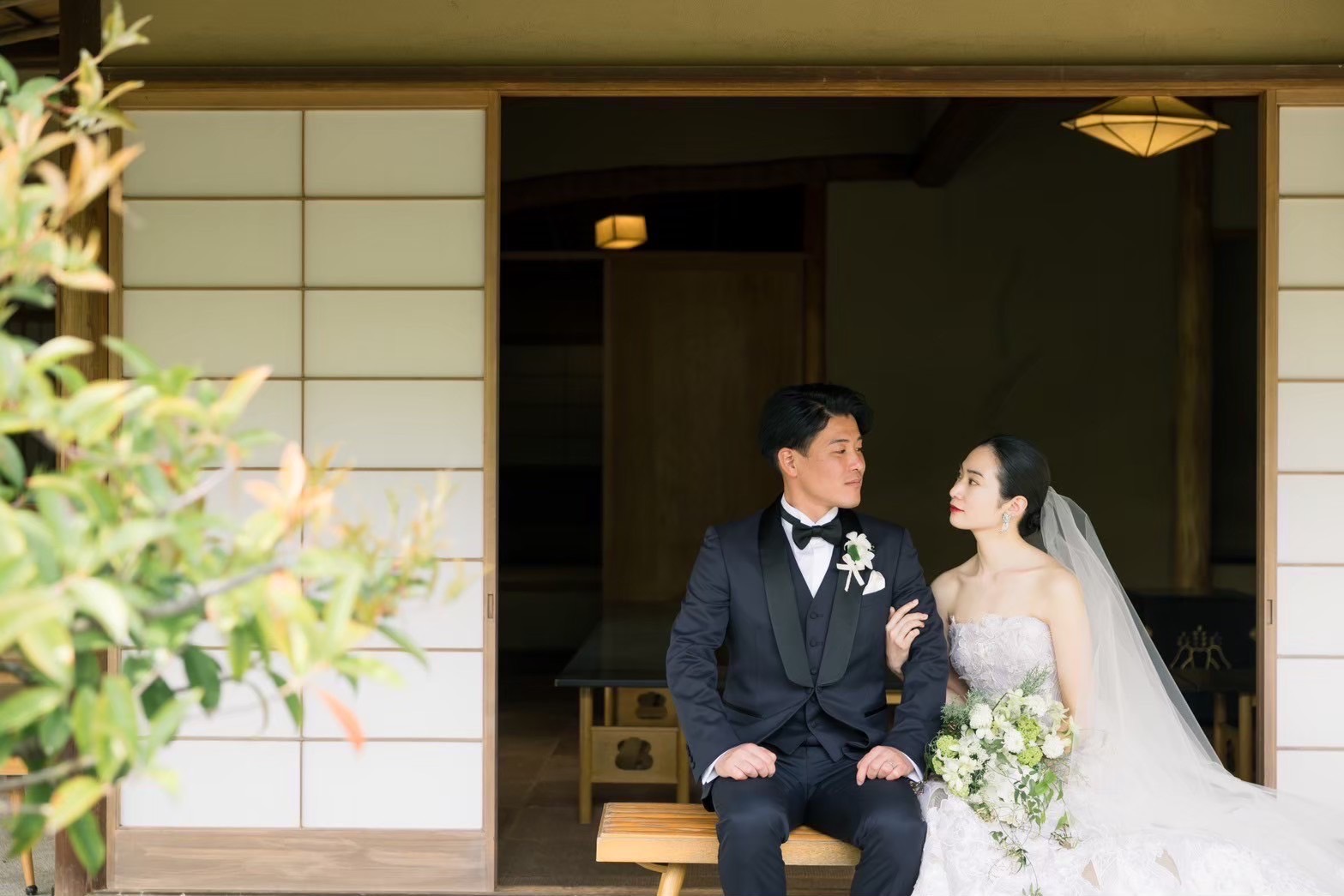 フラワーレースが風に吹かれて揺れる姿は、まさに花々に暖かく包みこまれているよう