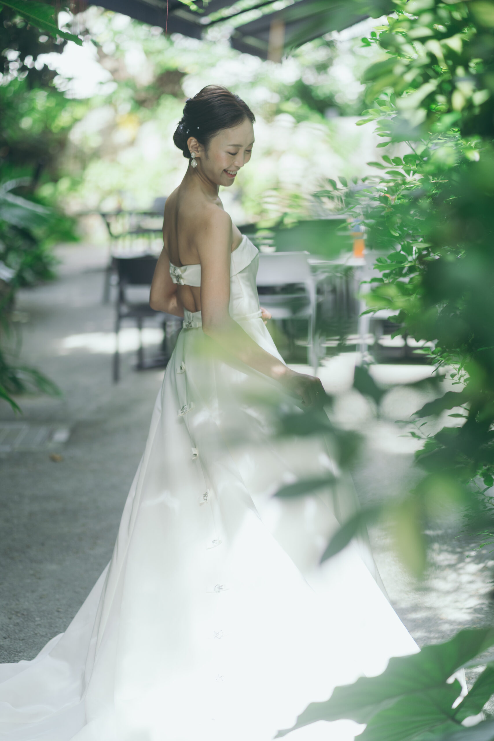 シルクファイユのAラインのウェディングドレス